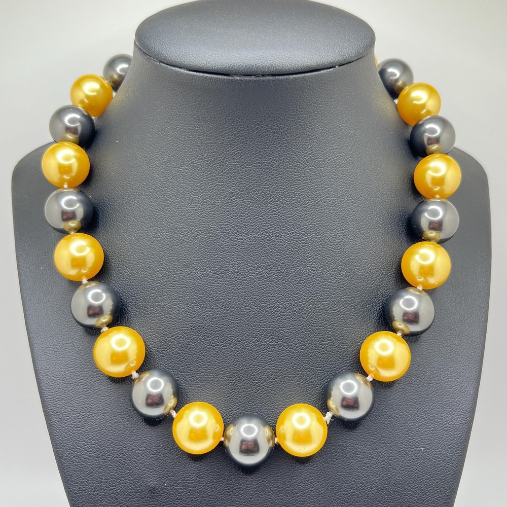 Vintage Chunky Weighted Glass Cream and Gray Faux Pearls Knotted 15" Necklace